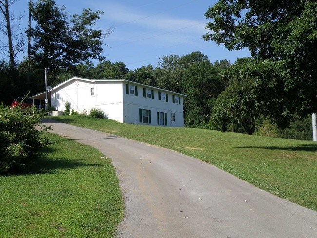 Building Photo - 3024-3028 Tom's Way
