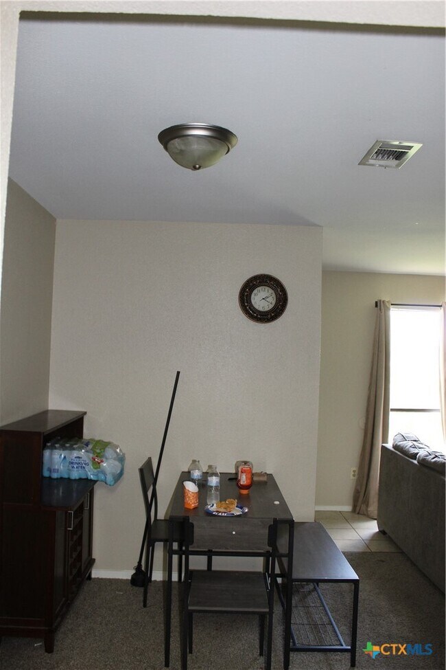 Foto del edificio - 229 Craddock Ave