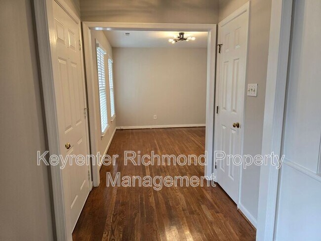 Foto del edificio - 5204 Reids Pointe Rd
