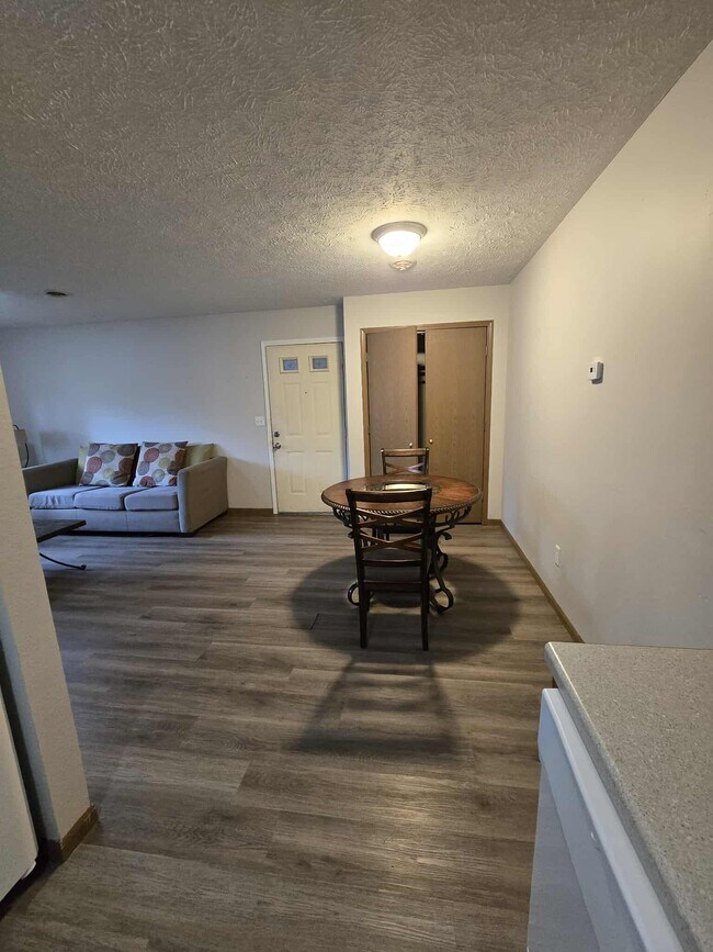 Foto del edificio - 115 Holly Dr