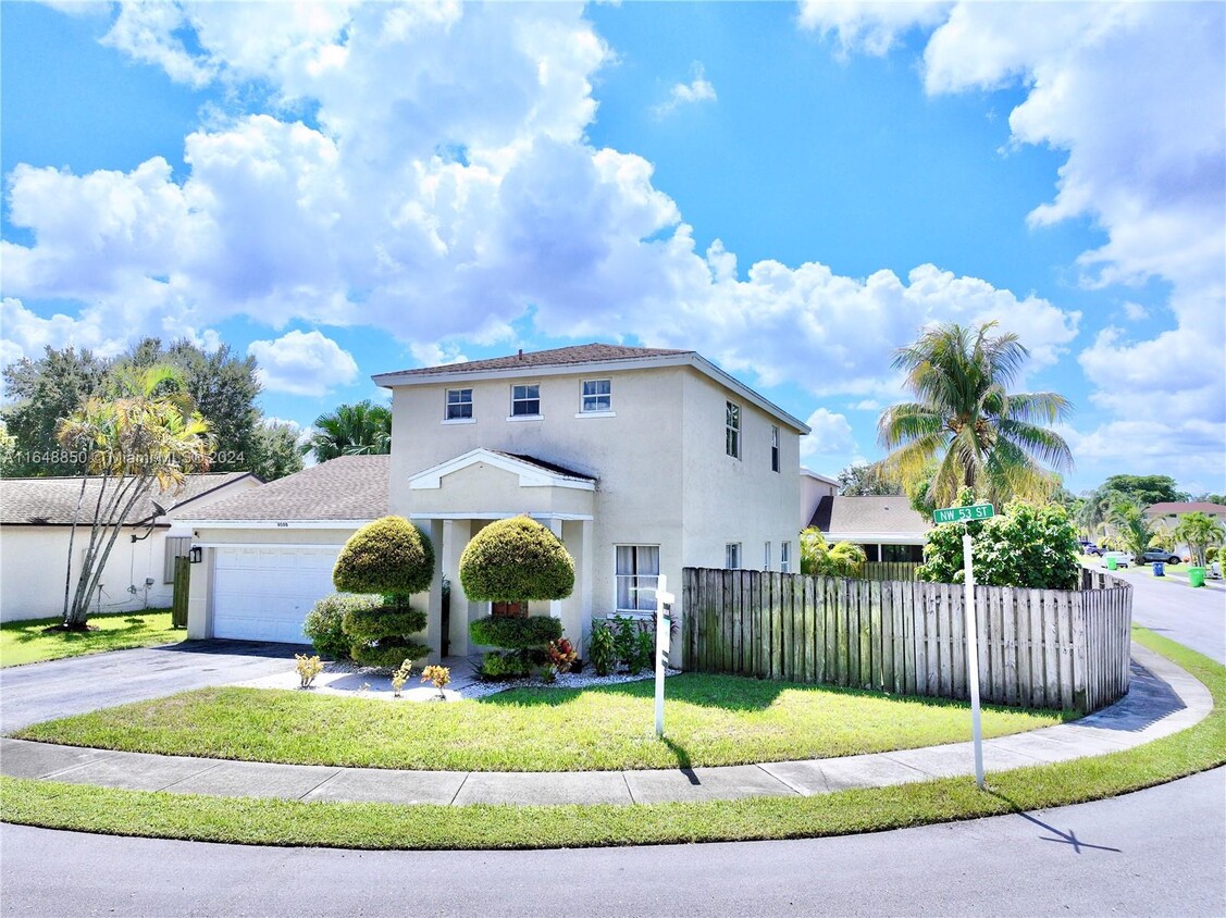 Foto principal - 9598 NW 53rd St