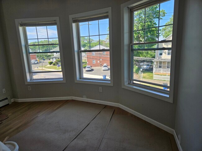 Front room bdrm. - 81 Main Street Anx