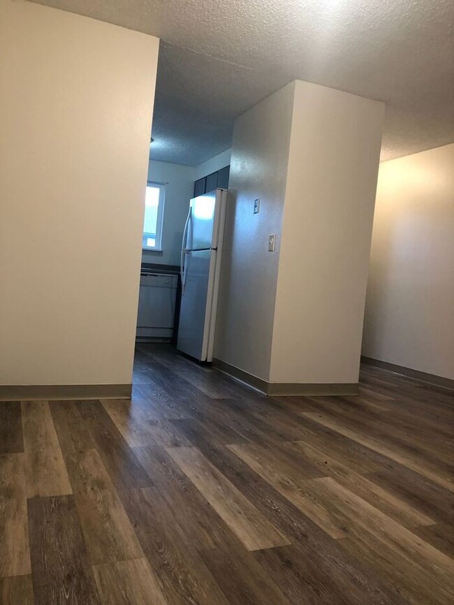 Foto del edificio - 543 N Cedar St