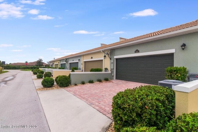 Building Photo - 3465 Sedge Dr
