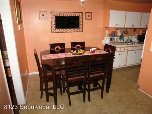 Foto del edificio - 8123 Sepulveda Blvd