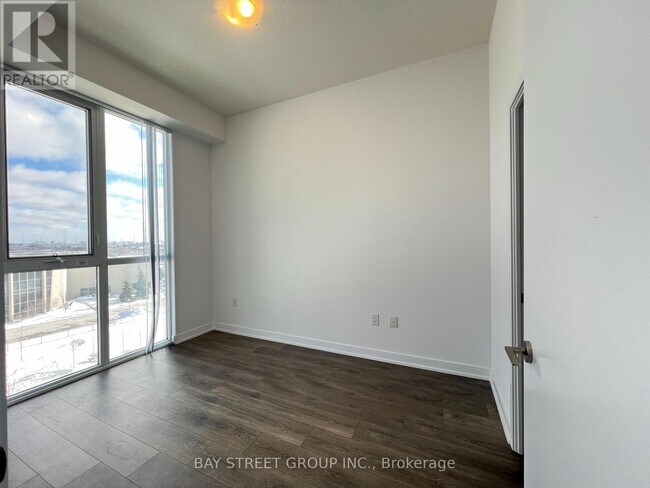 Building Photo - 60 Honeycrisp Cres