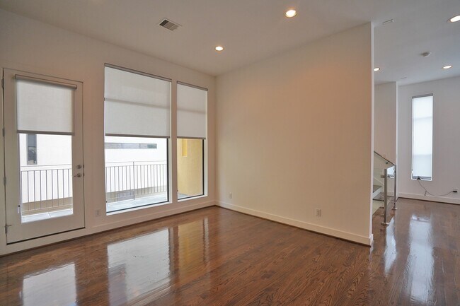 Foto del edificio - 4611 Austin St