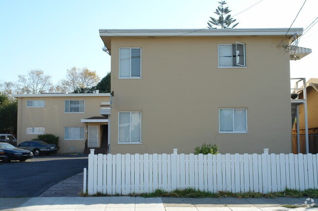 Foto del edificio - 2439-2447 8th St