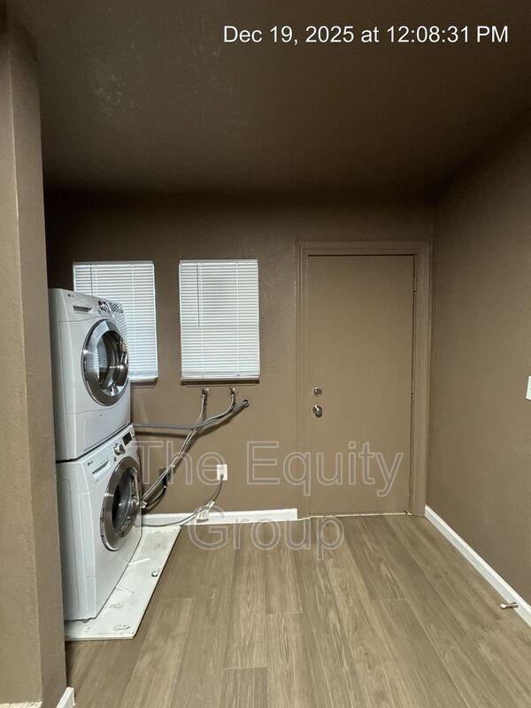 Foto del edificio - 435 Reddington Ave B