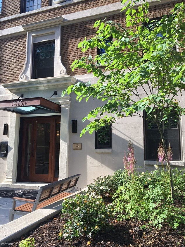 Foto principal - 1900 Lamont St NW
