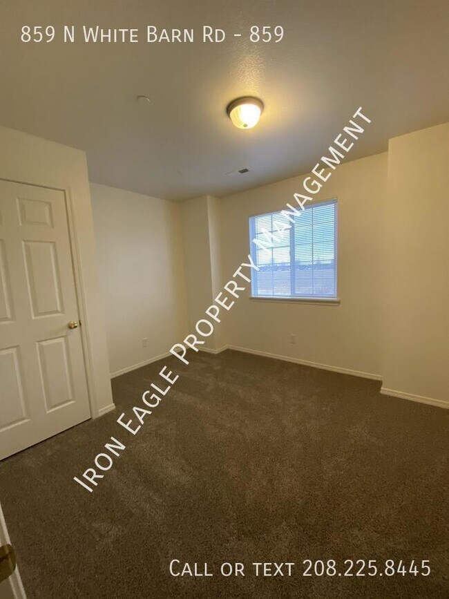 Building Photo - 859 N White Barn Rd