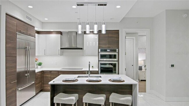 Foto del edificio - Stunning Furnished One St. Pete Rental