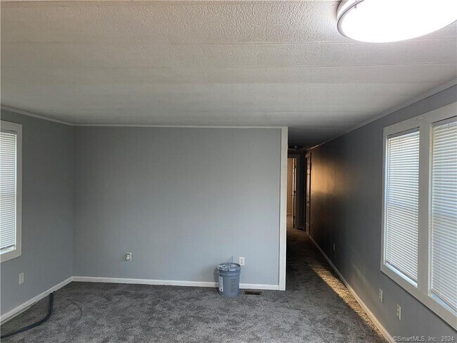 Foto del edificio - 16 Terrace Dr