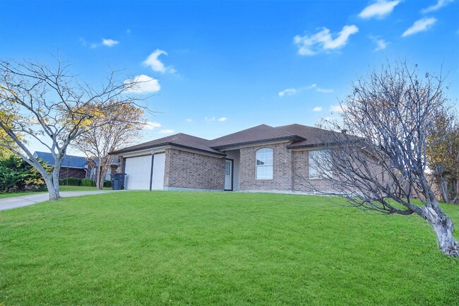 Building Photo - 4408 Shawn Dr