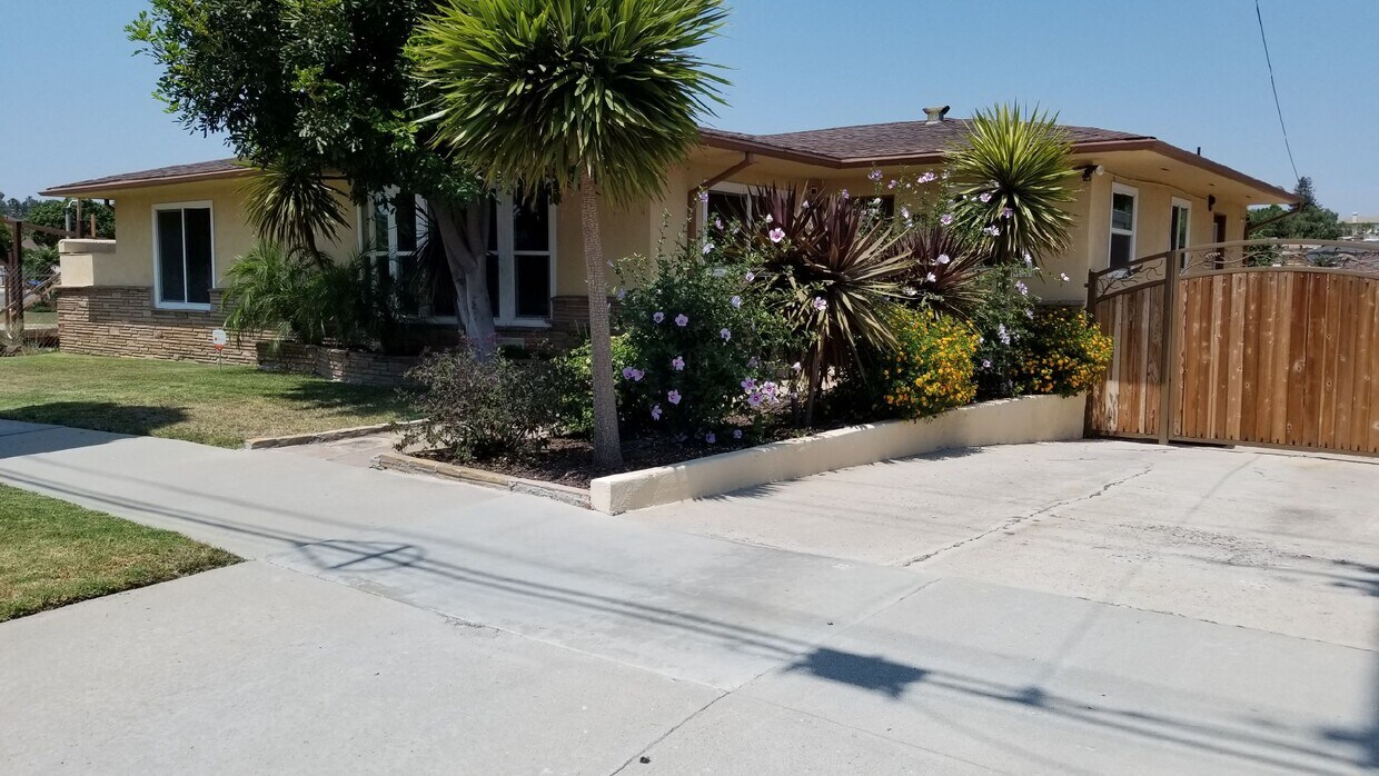 5259 Angeles Vista Blvd, View ParkWindsor Hills, CA 90043 House