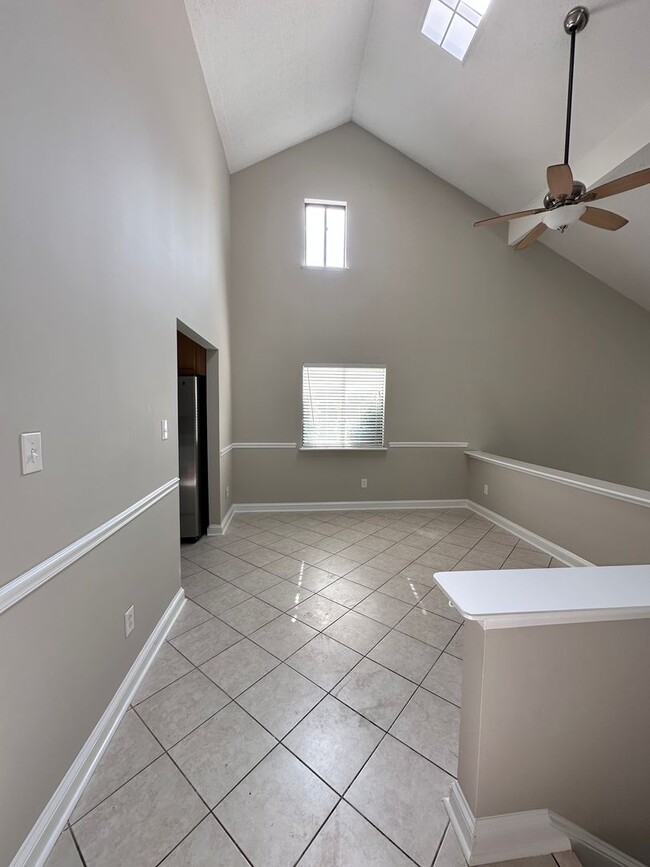 Building Photo - Exclusively Offered by Muse Realty Rentals...