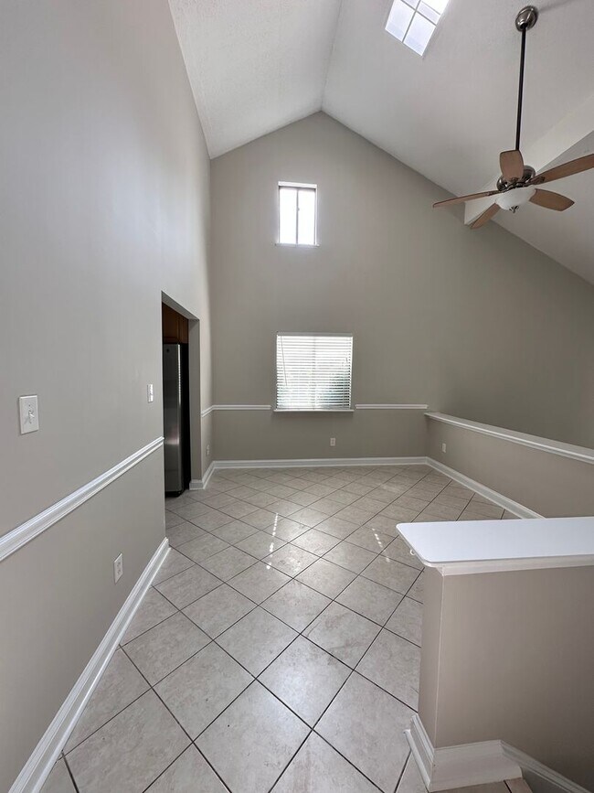 Foto del edificio - Exclusively Offered by Muse Realty Rentals...