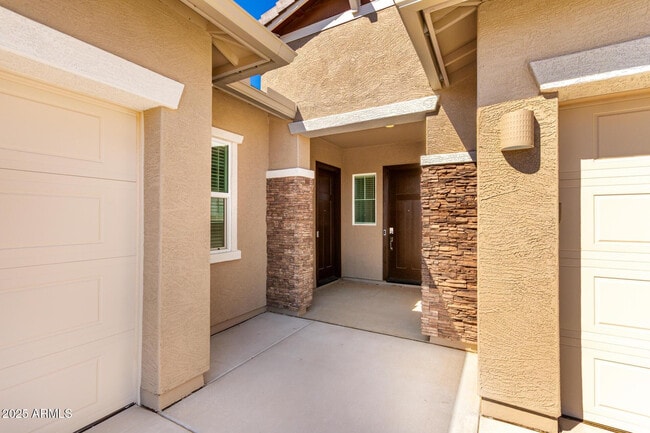 Building Photo - 2968 E Lucky Horseshoe Ln