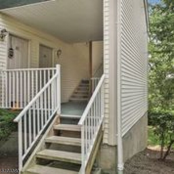 84 Potomac Dr, Basking Ridge, NJ 07920 Room for Rent in Basking Ridge