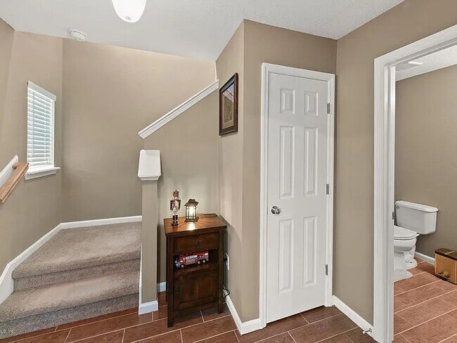 Foto del edificio - 664 Sunny Stroll Dr