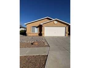 Building Photo - 6605 Country Knoll Ct NW