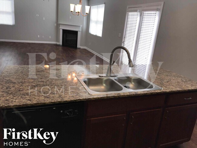 Foto del edificio - 5519 Luther Ct