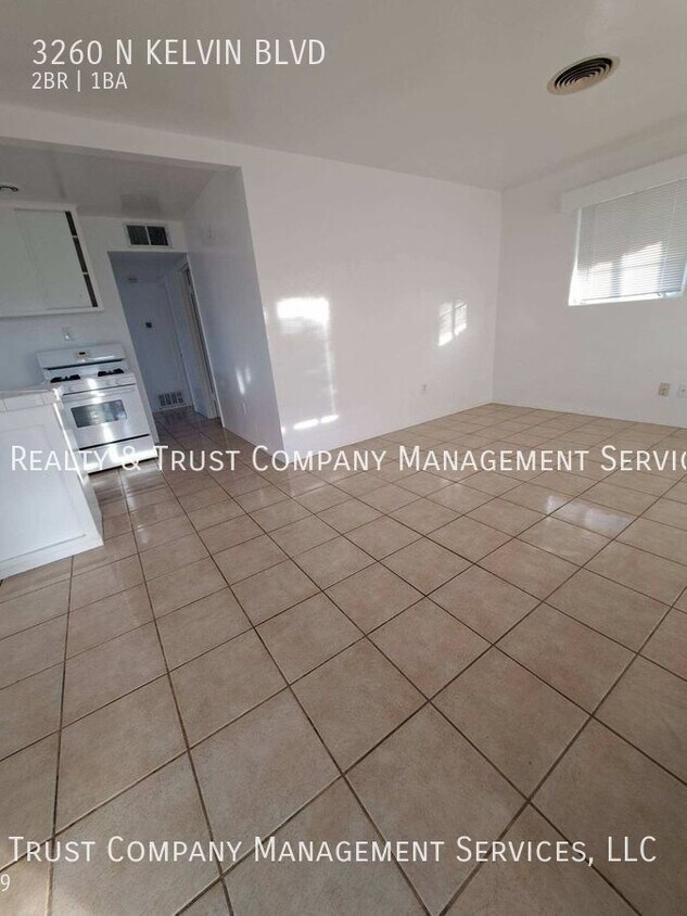 Building Photo - Adorable 2 bedroom 1 bath with large fence...