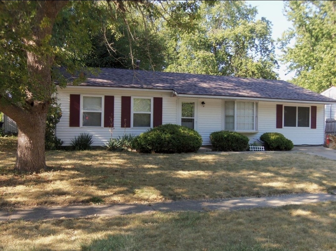 Primary Photo - 3220 Ridgewood Dr