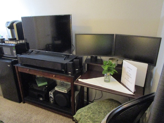 Building Photo - 3830 E Lakewood Pkwy W