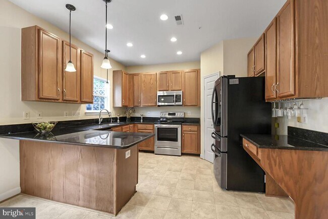 Foto del edificio - 6134 Pine Crest Ln