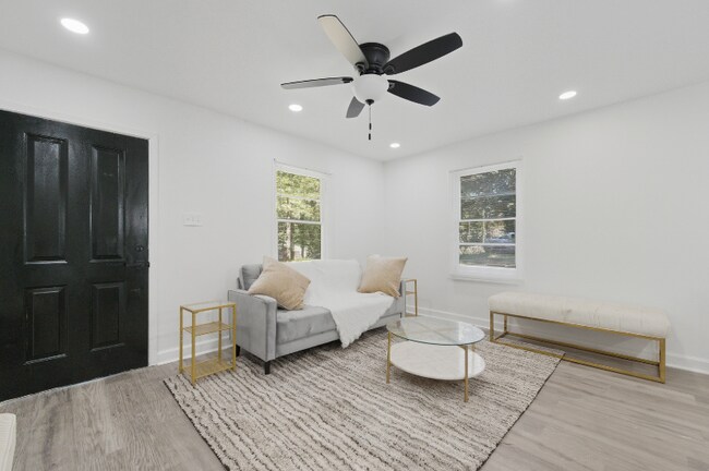 Foto del edificio - 3192 Oakcliff Rd NW