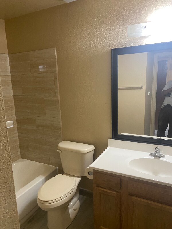 Foto del edificio - 464 Drake Ct