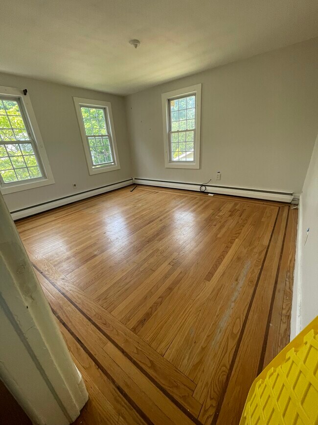 43 Henry St, Kings Park, NY 11754 Apartments in Kings Park, NY