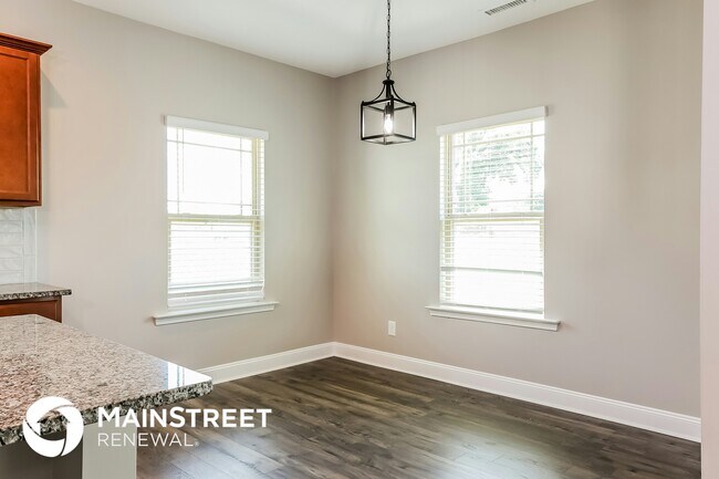 Foto del edificio - 96 Longo Ln