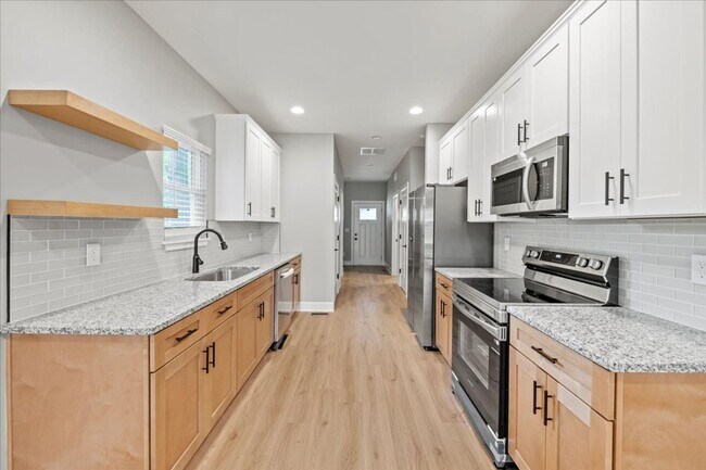 Foto del edificio - 619-619 W 39th St