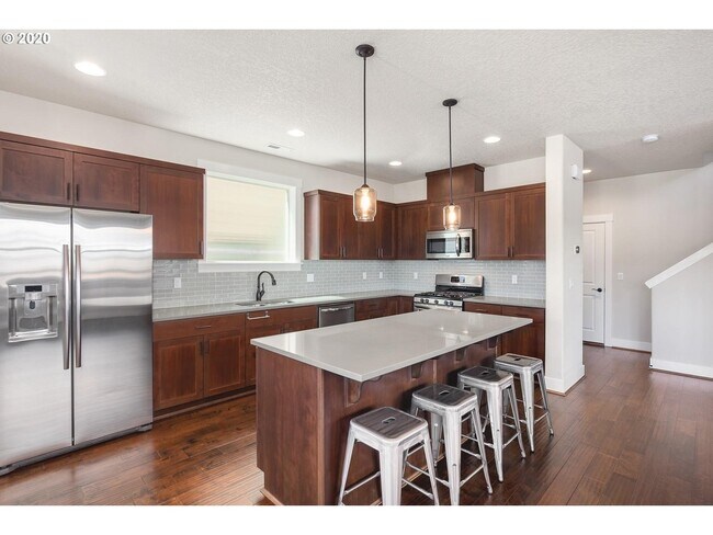 Foto del edificio - 15075 NW Rossetta St