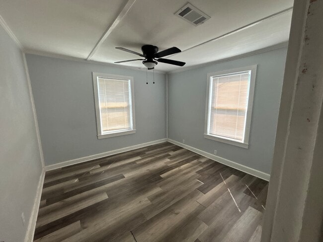 Building Photo - 1153 Auburn Dr