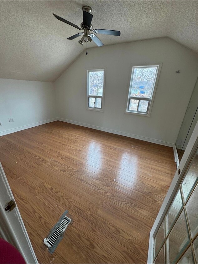 Building Photo - 47 Hillary Av