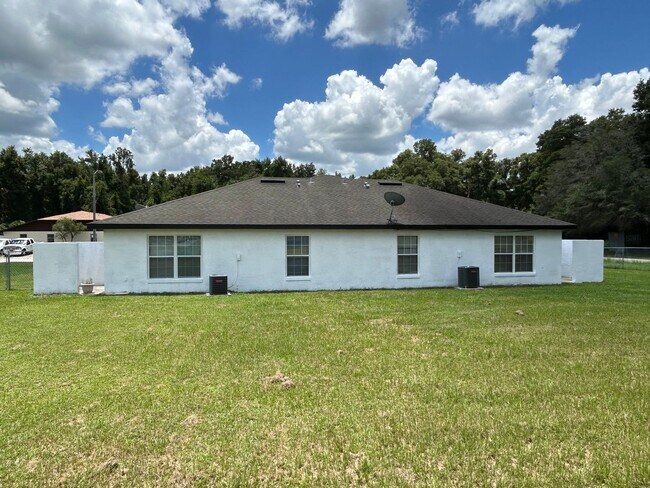 Building Photo - 1835 &amp; 1841 Southwest 109th Place