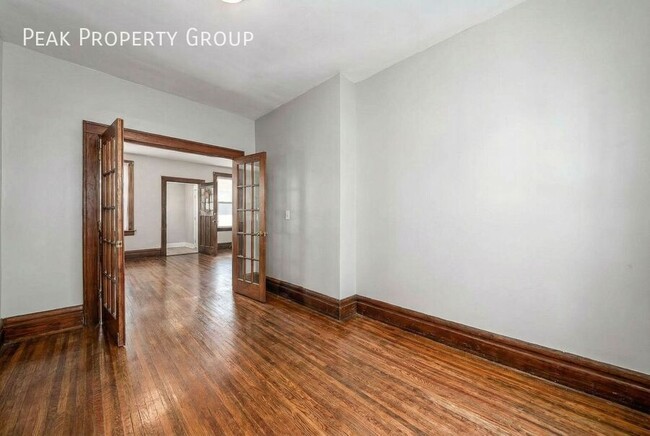 Building Photo - 396 E Northwood Ave