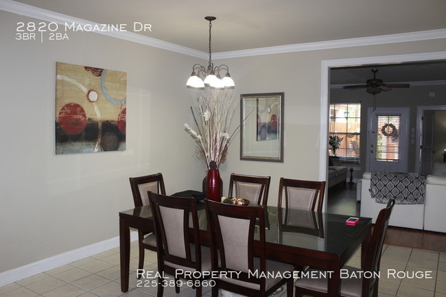 Building Photo - Beautiful Townhouse on Quiet Street