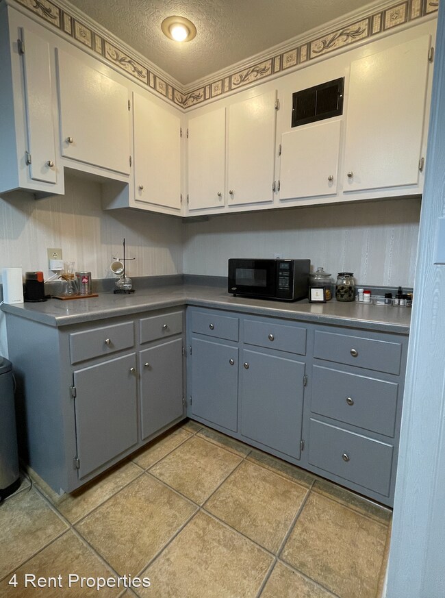 Building Photo - 4 br, 2.5 bath House - 2316 Dogwood Ln