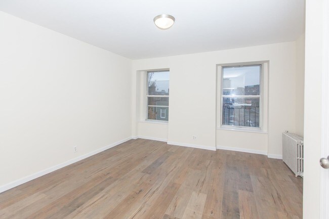 Building Photo - 83 Calyer Street