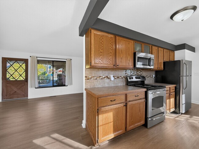 Foto del edificio - 6251 3rd Ave NW