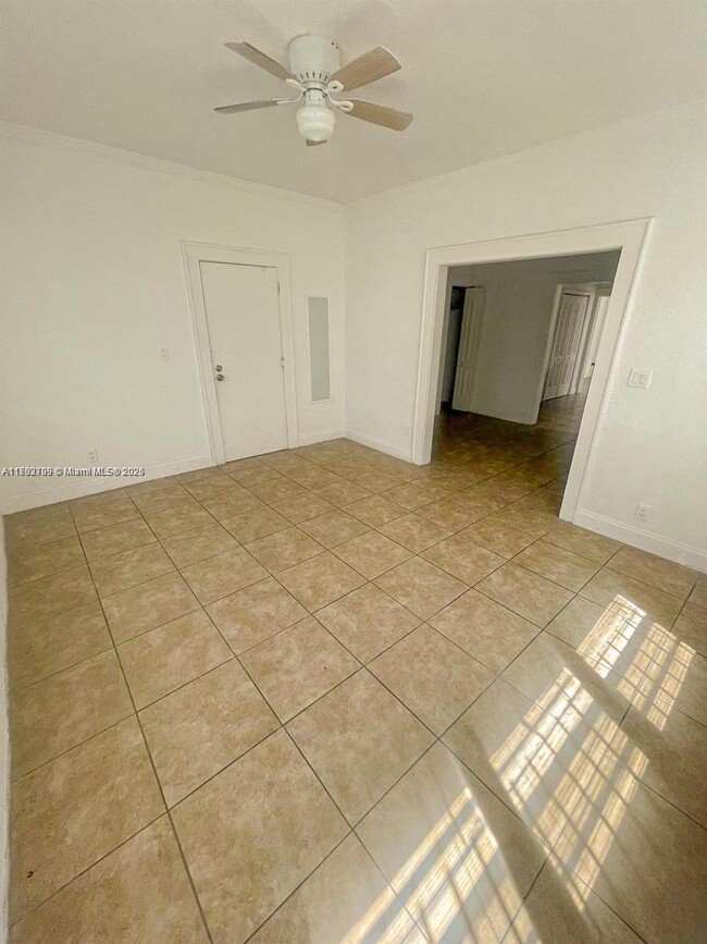 Foto del edificio - 711 NW 1st St