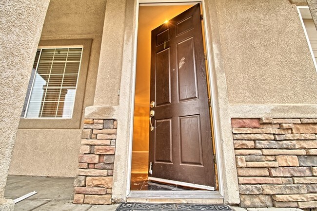 Building Photo - 677 Sagewood Ln