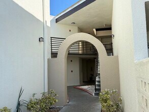 Building Photo - 9705 Fontainebleau Blvd