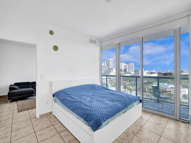 Foto del edificio - 888 Biscayne Blvd