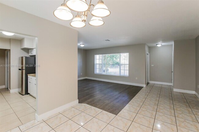 Foto del edificio - 810 NW 186th Dr