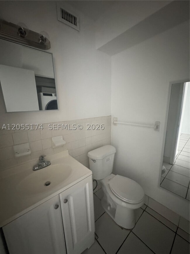 Foto del edificio - 2606 NW 52nd Ave